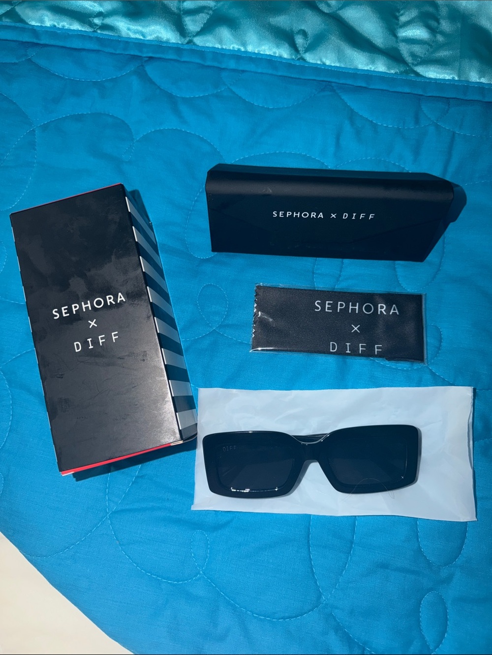 SEPHORA ROGUE EXCLUSIVE Black Rectangular Sunglasses🖤🖤NIB.